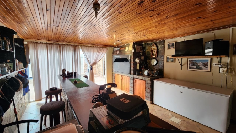 5 Bedroom Property for Sale in Vredenburg Western Cape